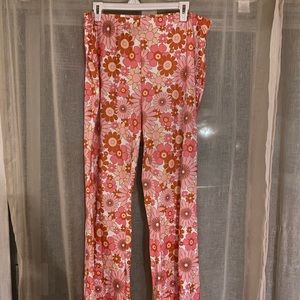 WORN ONCE! 70S FLORAL FLARE LEGGINGS